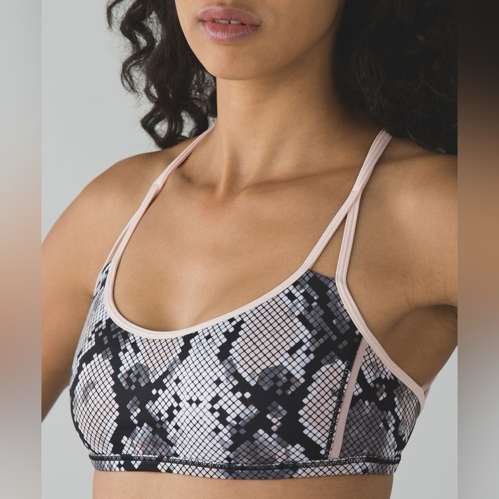 Lululemon Lighten Up Bra‎ Ziggy Snake Butter Pink Black Mink Berry Size 6